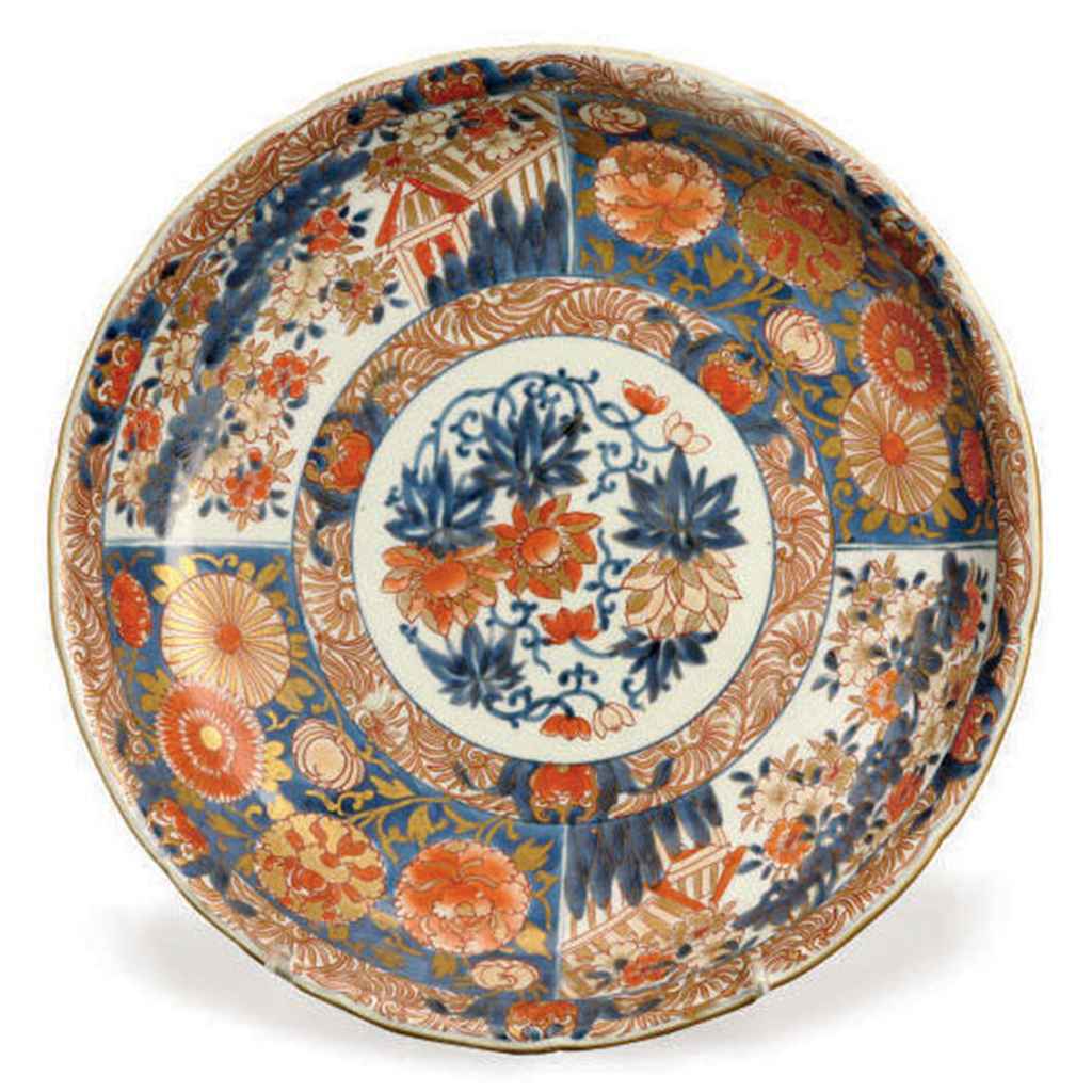 A JAPANESE PORCELAIN IMARI CHARGER, , CIRCA 1720 Christie's