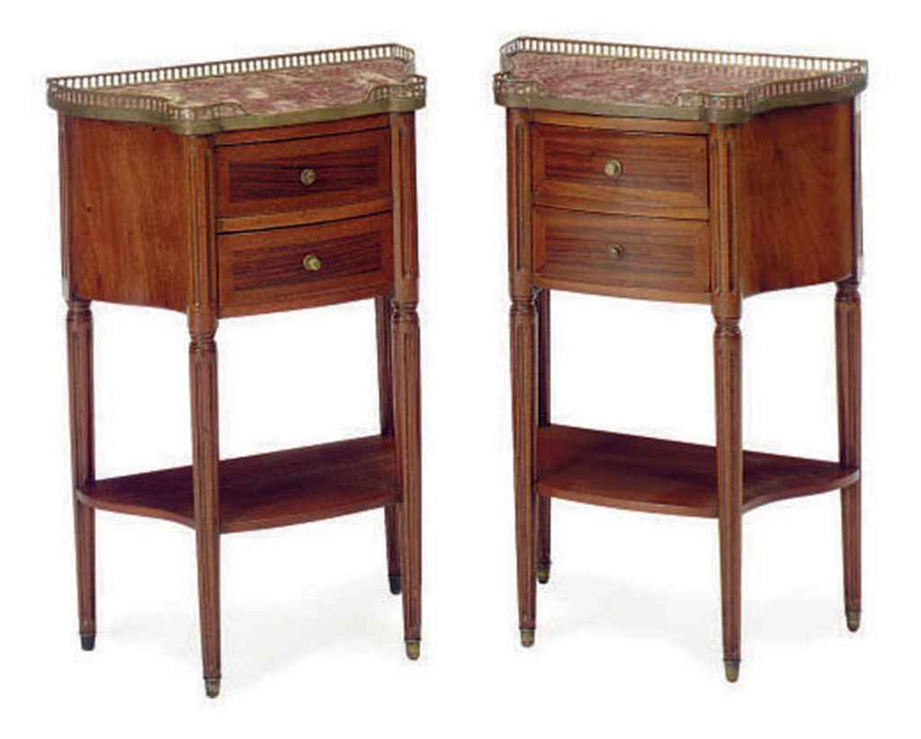 A PAIR OF FRENCH MAHOGANY AND KINGWOOD MARBLETOP BEDSIDE TABLES