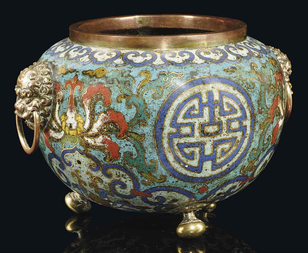 A CHINESE CLOISONNÉ ENAMEL TRIPOD CENSER , 18TH CENTURY Christie's