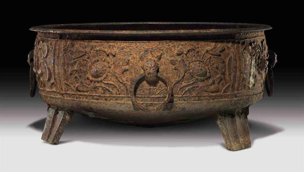 A LARGE IRON BRAZIER , LATE MING/EARLY QING DYNASTY, 16TH18TH CENTURY