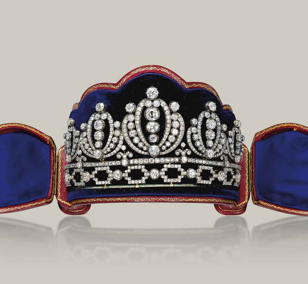 AN ANTIQUE DIAMOND TIARA Christie's