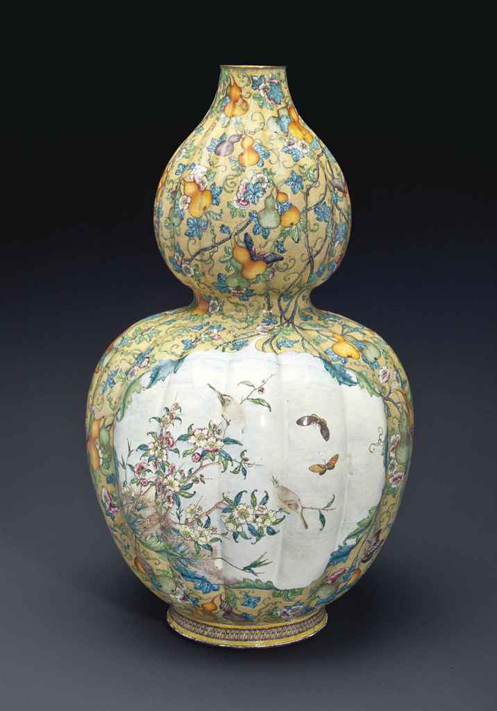 A RARE LARGE PAINTED ENAMEL DOUBLEGOURD VASE , QIANLONG PERIOD (1736