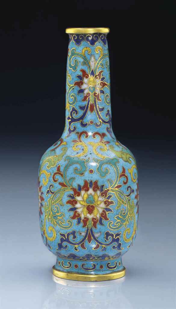 A SMALL CLOISONNÉ ENAMEL BOTTLE VASE , QIANLONG FOURCHARACTER MARK