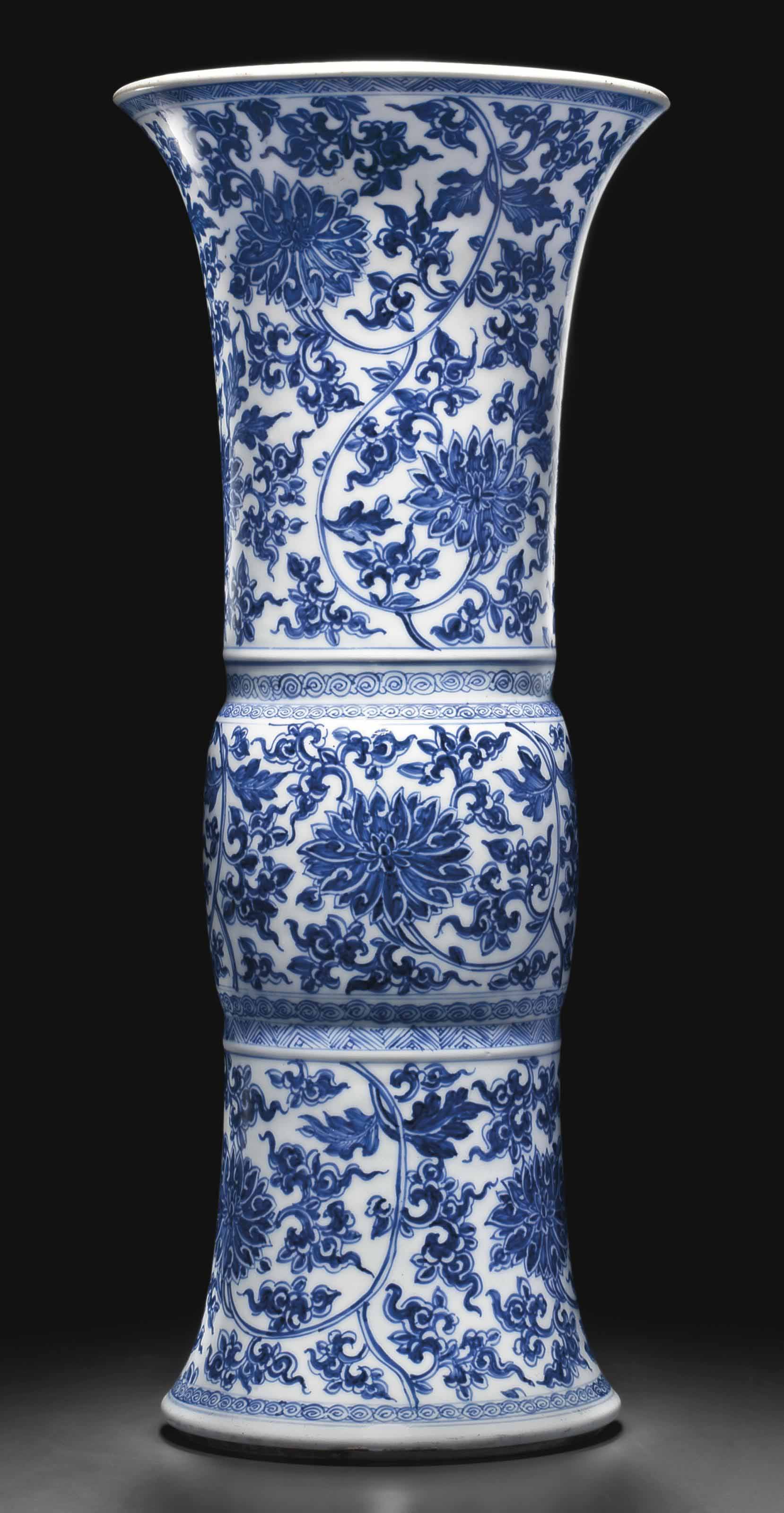 A BLUE AND WHITE BEAKER VASE , KANGXI PERIOD (16621722) Christie's