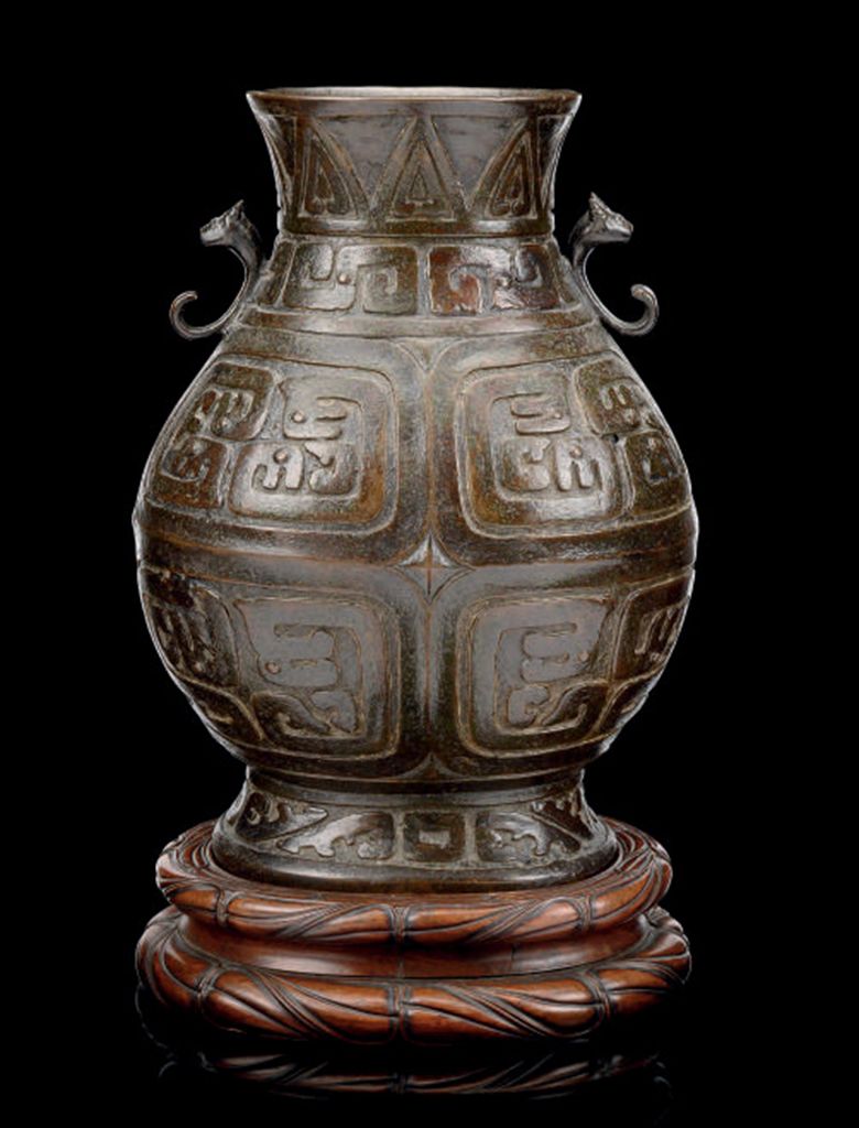 A LARGE BRONZE HU VASE , MING DYNASTY (13681644) Christie's