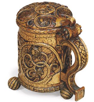 A NORWEGIAN BIRCH PEG TANKARD  