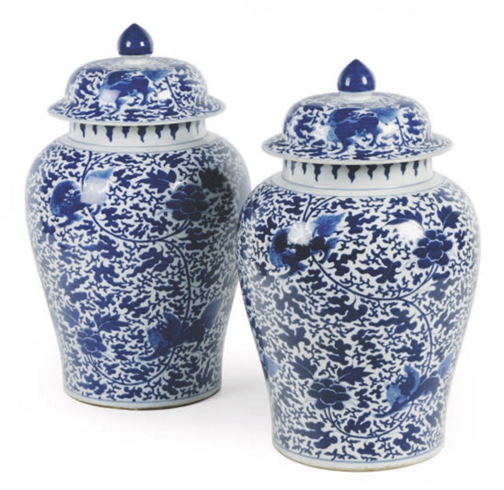 A PAIR OF LARGE CHINESE PORCELAIN BLUE AND WHITE VASES AND COVERS