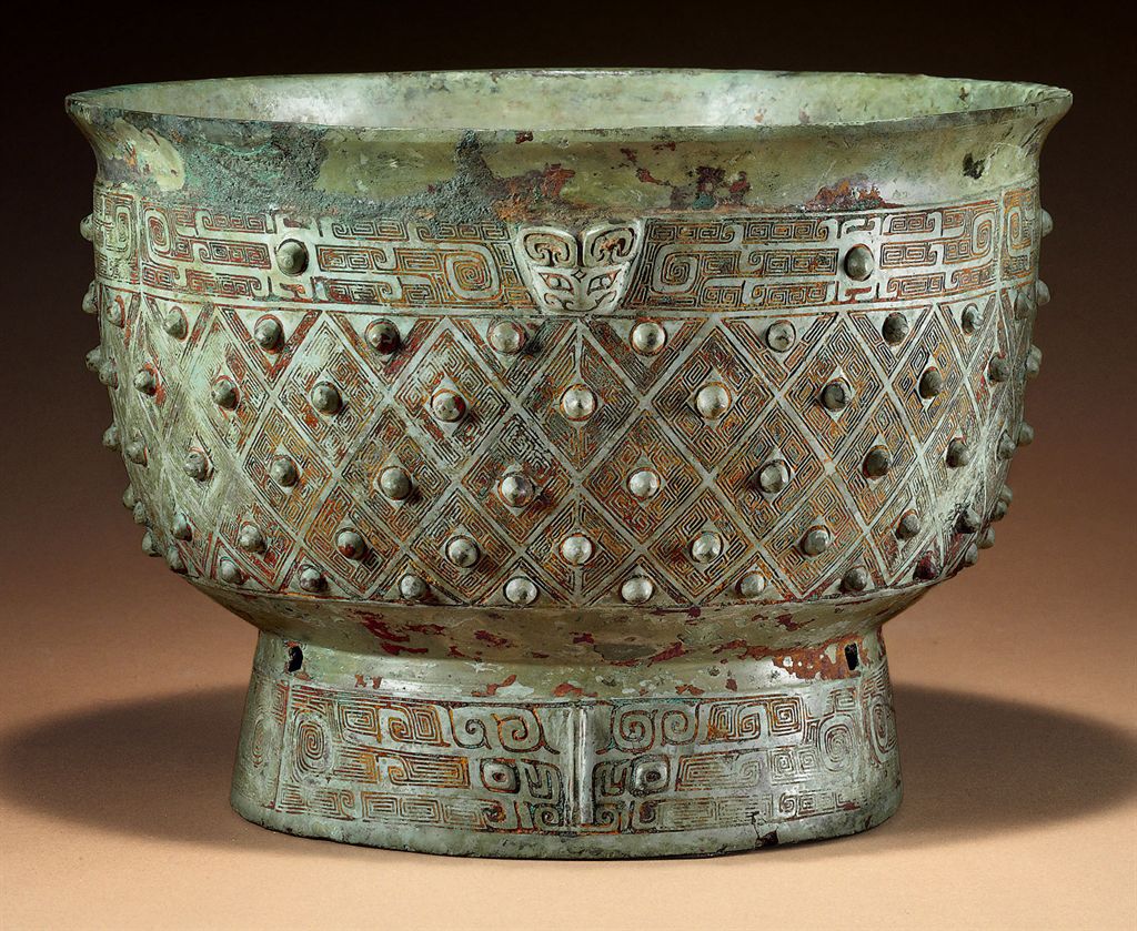 A RARE BRONZE RITUAL FOOD VESSEL, YU , SHANG DYNASTY, ANYANG, 13TH12TH CENTURY BC Christie's