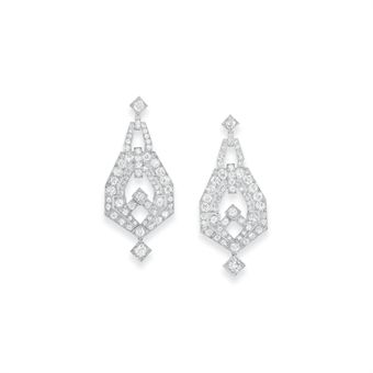 A PAIR OF ART DECO DIAMOND EAR PENDANTS  
