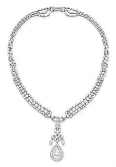 AN ART DECO DIAMOND NECKLACE  
