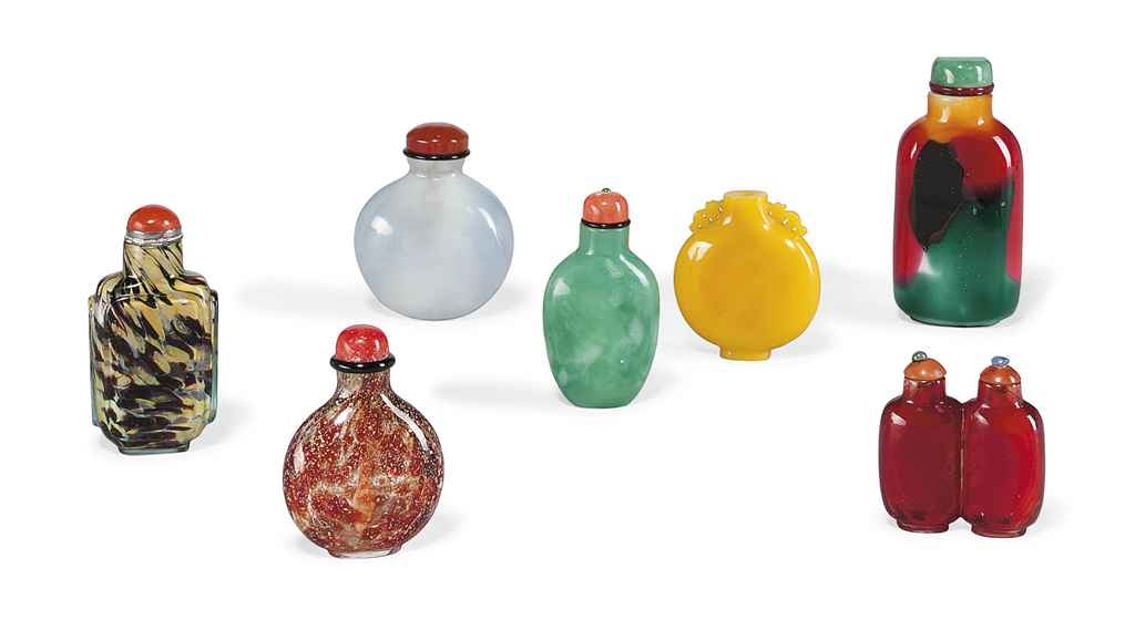 SEVEN VARIOUS SNUFF BOTTLES