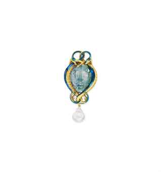 AN ART NOUVEAU GLASS, ENAMEL AND PEARL BROOCH, BY RENE LALIQUE  