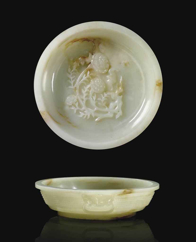 COUPE EN JADE CELADON PALE ET ROUILLE SCULPTE