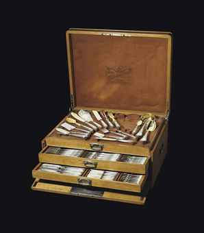 A SILVER FLATWARE SERVICE | MARKED KHLEBNIKOV WITH THE IMPERIAL