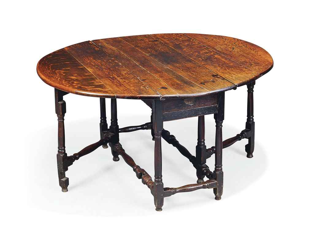 A QUEEN ANNE OAK GATELEG DININGTABLE , EARLY 18TH CENTURY Christie's