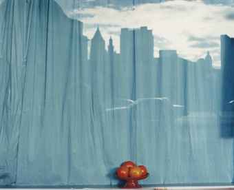 Sans titre (Blue curtain and orange), New York City, NY, 2001  