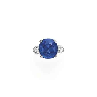 A FINE SAPPHIRE AND DIAMOND RING, BY TIFFANY & CO.  