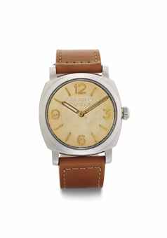 Panerai. A Very Rare Stainless Steel Cushion-shaped Diver's Wristwatch Made for the Egyptian Navy 