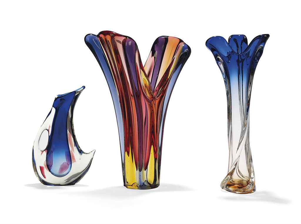 A LARGE MURANO GLASS VASE , 20TH CENTURY Christie's