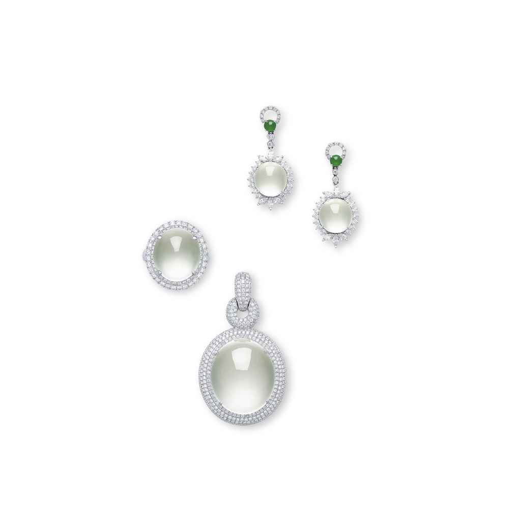 A SET OF JADEITE AND DIAMOND JEWELLERY