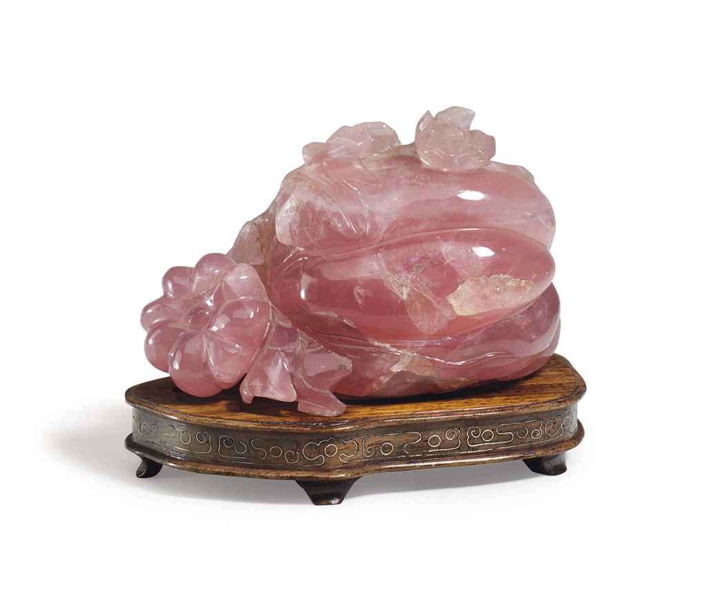 A CHINESE CARVED ROSE QUARTZ MODEL OF A MELON, AND A VASE AND COVER