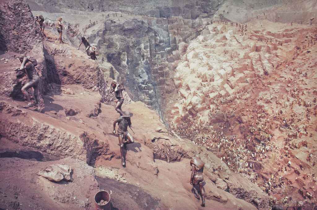 Alfredo Jaar auctions, appraisal insights and free art price