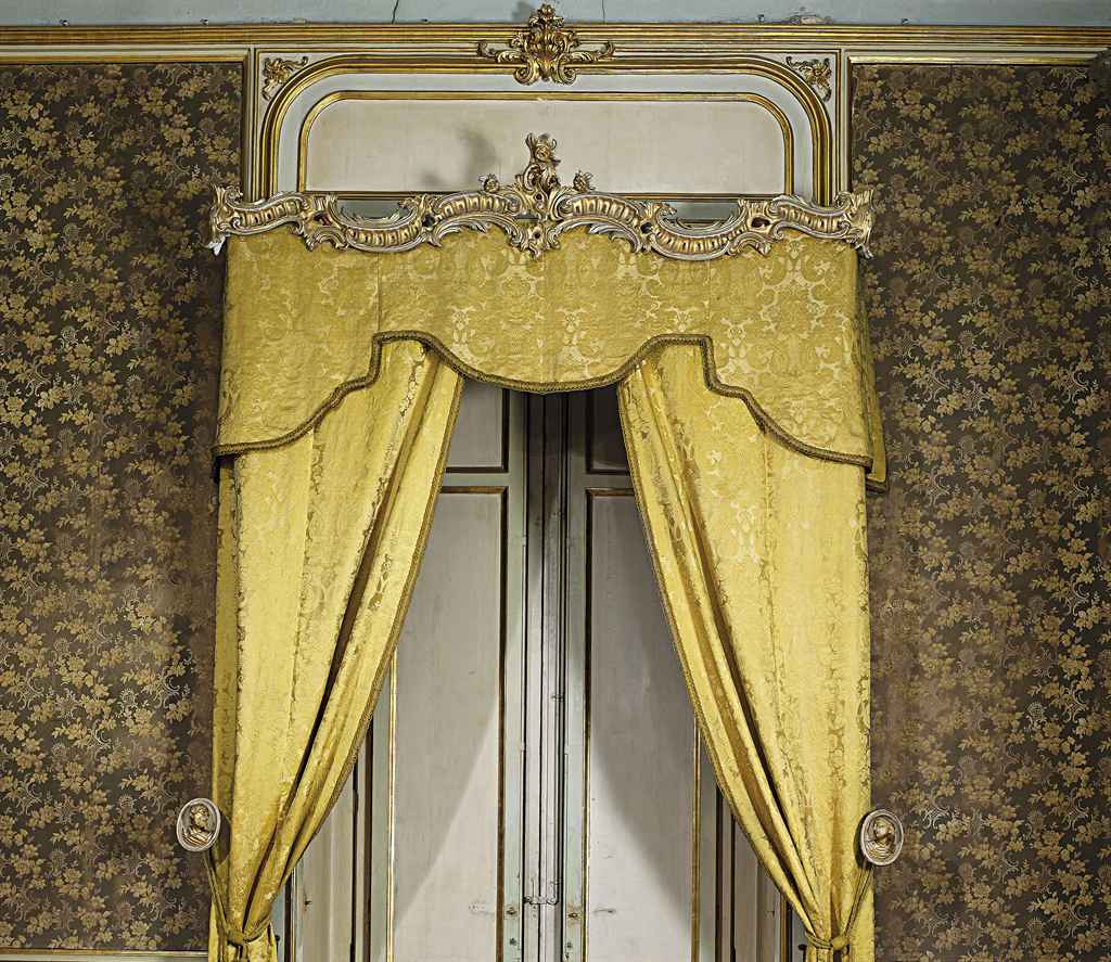 Curtain fashions circa 1905 1915 The Historic District