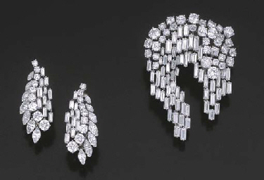 CLIP ET PAIRE DE BOUCLES D'OREILLES DIAMANTS