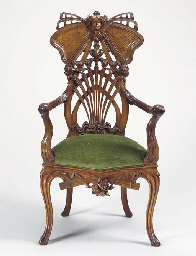 A CARVED MAHOGANY ART NOUVEAU THRONE ARMCHAIR  