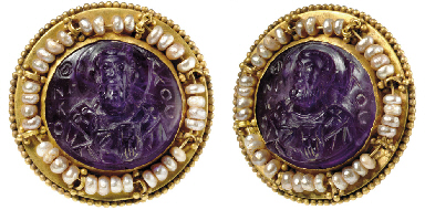 A BYZANTINE AMETHYST CAMEO IN A GOLD AND PEARL MOUNT  