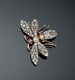 A LATE VICTORIAN DIAMOND AND COLOURED DIAMOND BEE BROOCH