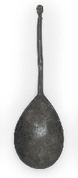 AN ENGLISH PEWTER GILDED-WRYTHEN-BALL KNOP SPOON  