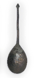AN ENGLISH PEWTER DIAMOND-POINT SPOON  