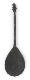 AN ENGLISH PEWTER ALDERMAN KNOP SPOON  