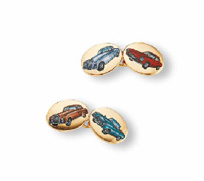 A PAIR OF 18K GOLD AND ENAMEL CUFF LINKS