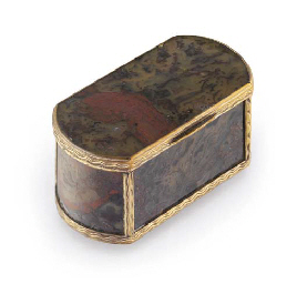 A CONTINENTAL GILT-METAL MOUNTED AGATE SNUFF-BOX