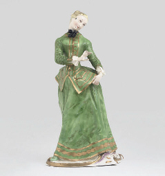 A NYMPHENBURG FIGURE OF JULIA FROM THE COMMEDIA DELL'ARTE