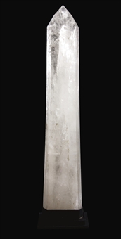 OBELISQUE EN CRISTAL DE ROCHE  