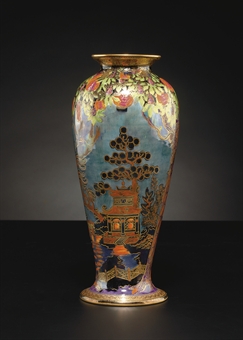 Lustre Vase