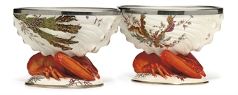 A PAIR OF WEDGWOOD CREAMWARE SHELL-FORM CENTERPIECE BOWLS  