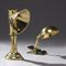 PROJECTEUR A PETROLE VERS 1900 ET UNE LAMPE D'APPLIQUE MODERNE  