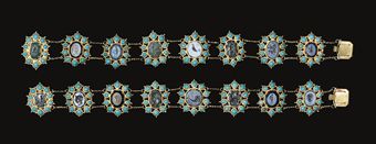 A PAIR OF BRACELETS WITH SIXTEEN ROMAN RINGSTONES  