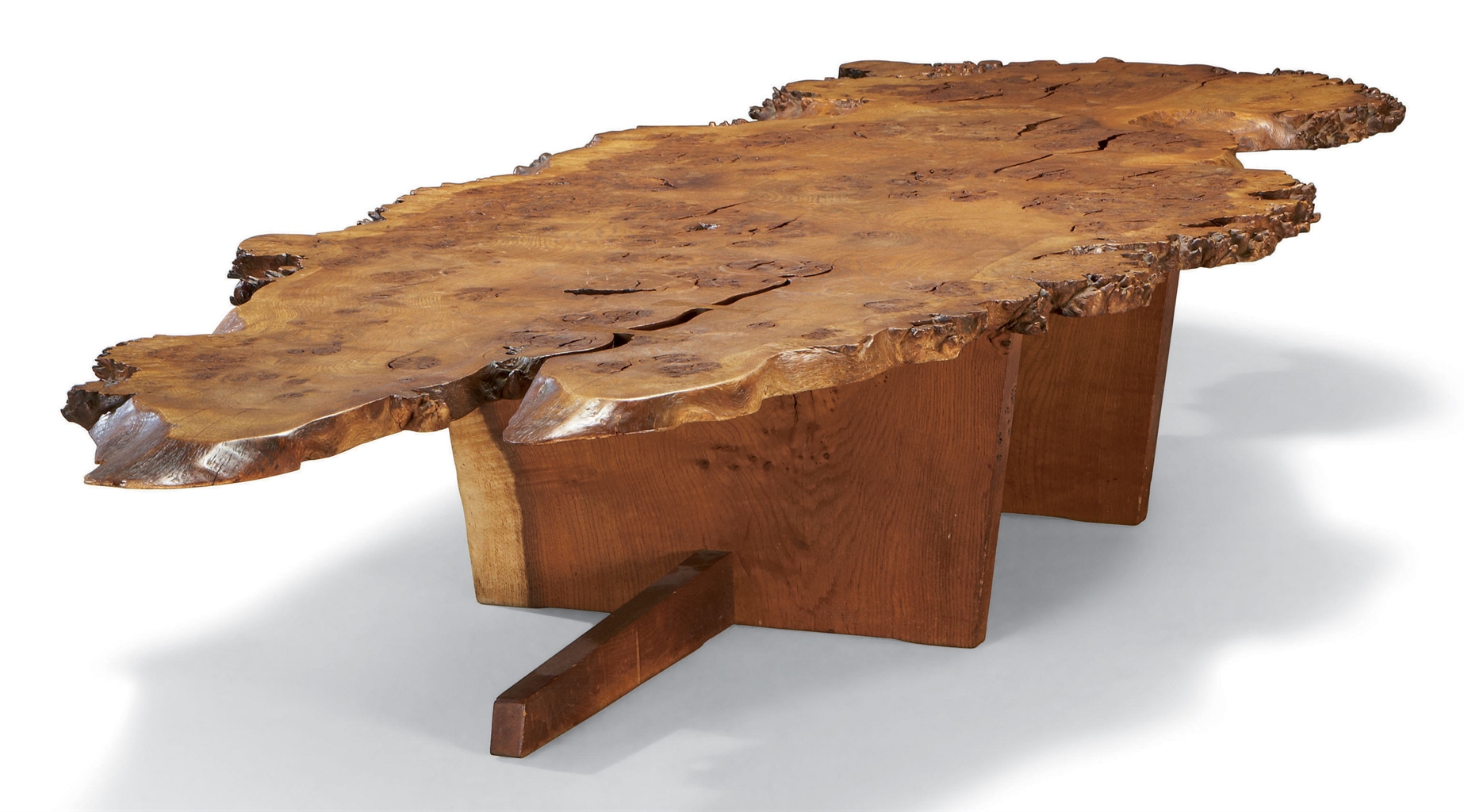 NAKASHIMA (19051990) TABLE BASSE, VERS 19501960 1950s