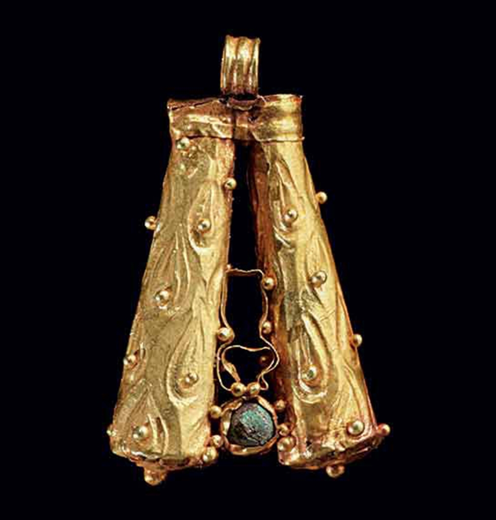 A ROMAN GOLD DOUBLE CLUB PENDANT CIRCA 1ST CENTURY A.D. Ancient Art