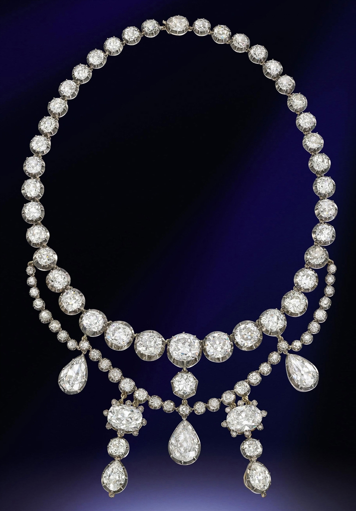 AN ANTIQUE DIAMOND NECKLACE JEWELRY Auction Jewelry, necklace
