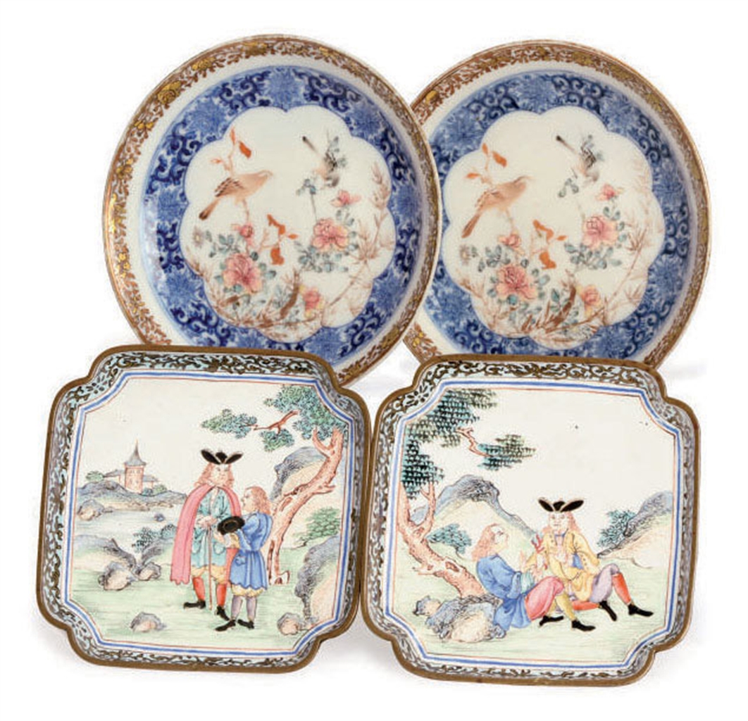 A PAIR OF CHINESE EXPORT CANTON ENAMEL DISHES, AND A PAIR OF CHINESE