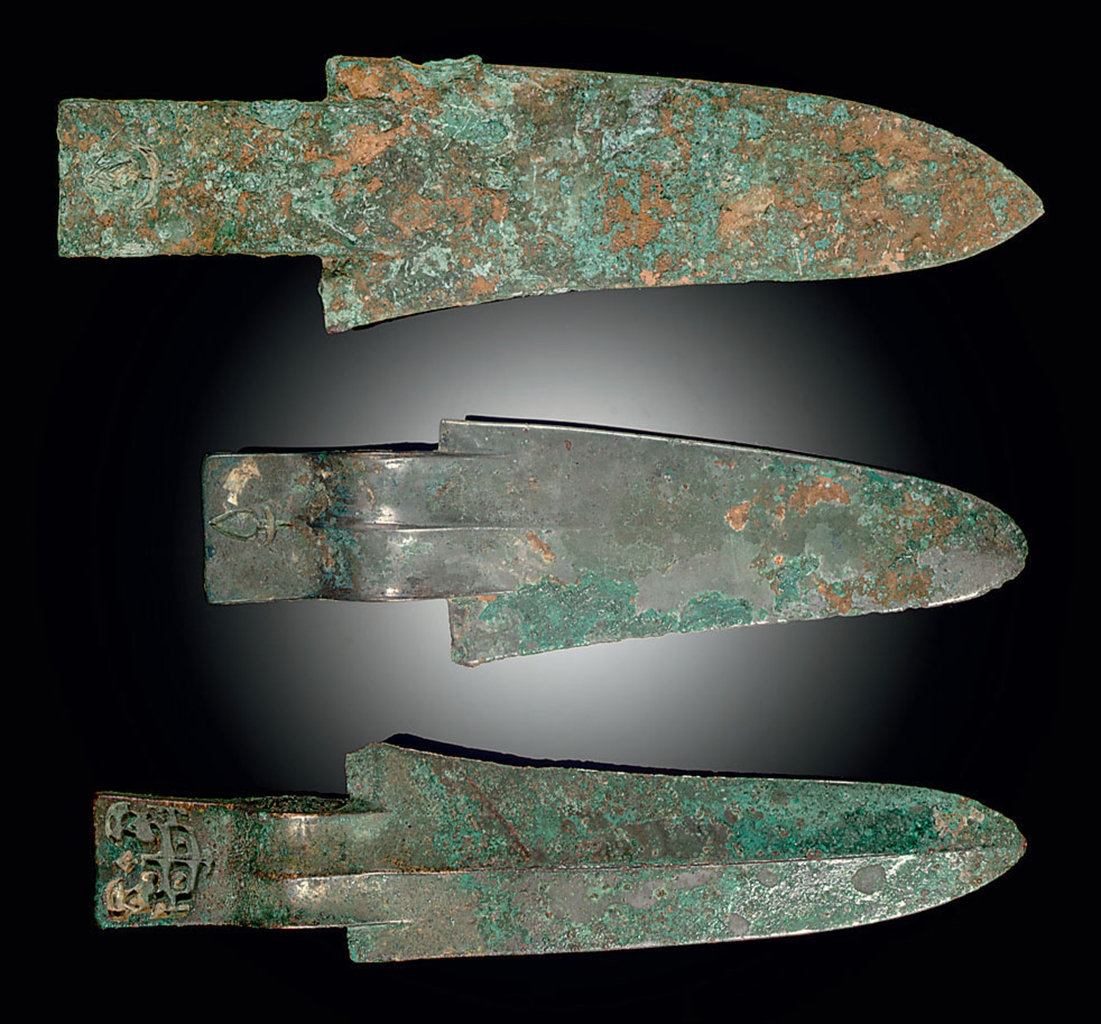 THREE BRONZE SOCKETED GE HALBERD BLADES LATE SHANG/EARLY WESTERN ZHOU