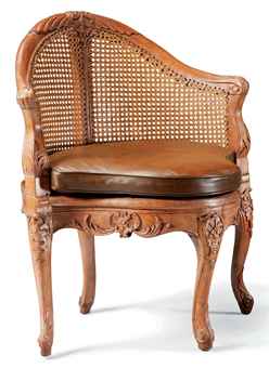 Fauteuil de bureau Louis XV  léger et stylé