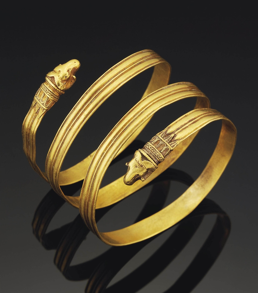 A GREEK GOLD BRACELET HELLENISTIC PERIOD, CIRCA 4TH3RD CENTURY B.C