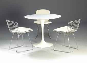 Salle à manger table Knoll en marbre blanc et chaises Eames d'époque